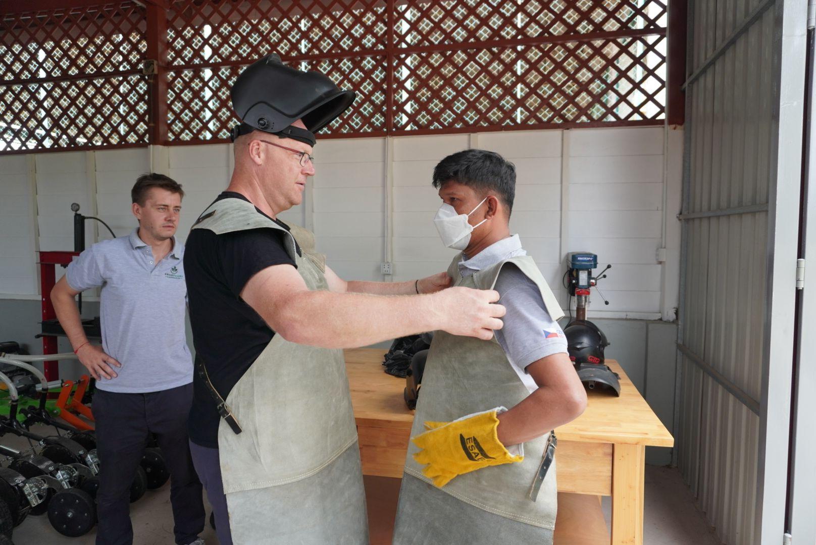 Technical Training on Electric and Gas Welding Supports Modern Agricultural Mechanisation