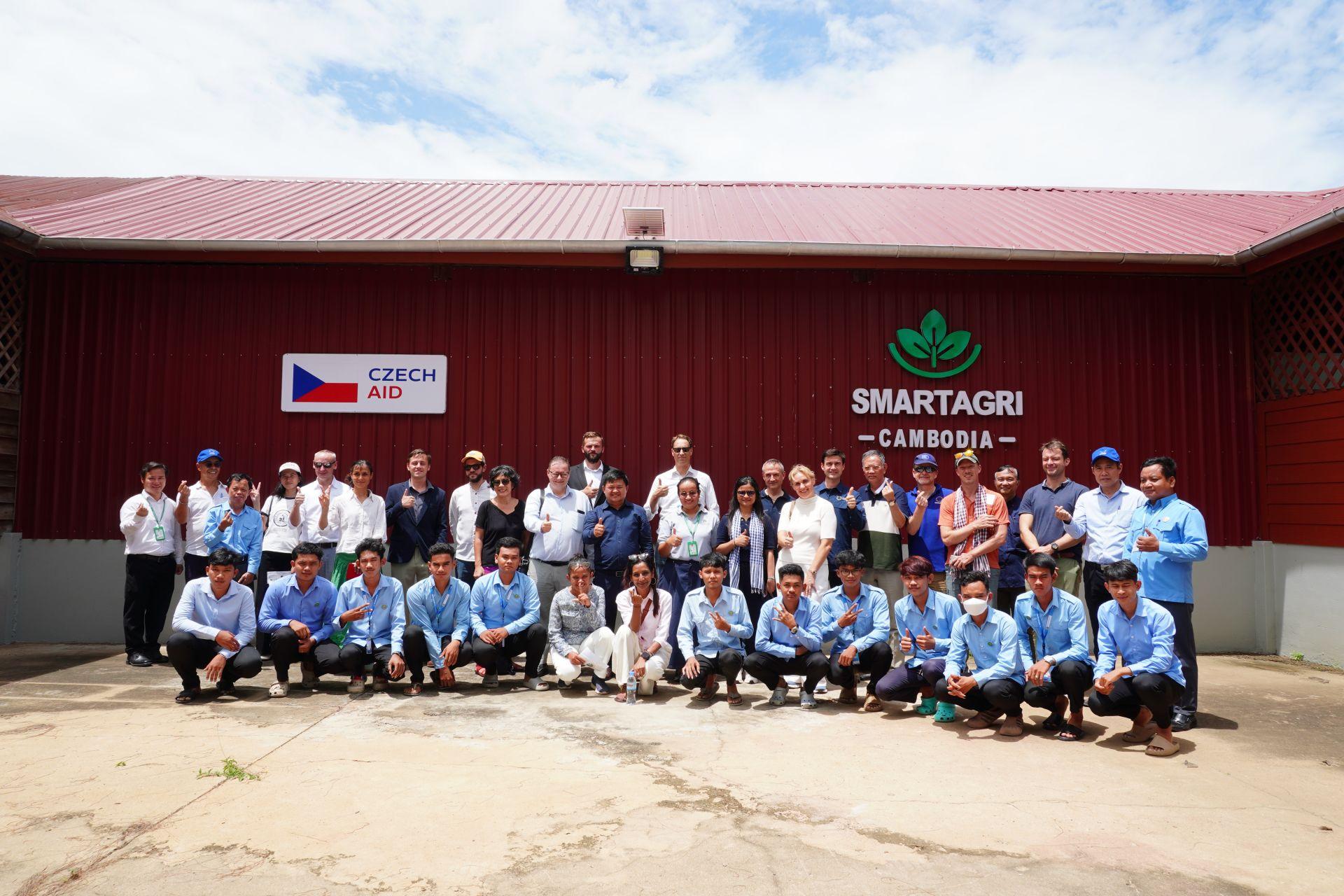 SmartAgriCambodia Welcomes EU Delegation for Project Visit in Battambang